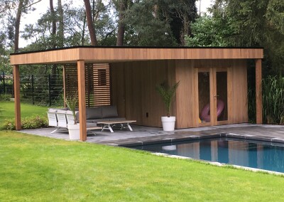 Poolhouse – overkapping – tuinberging – afrormosia – lamellen